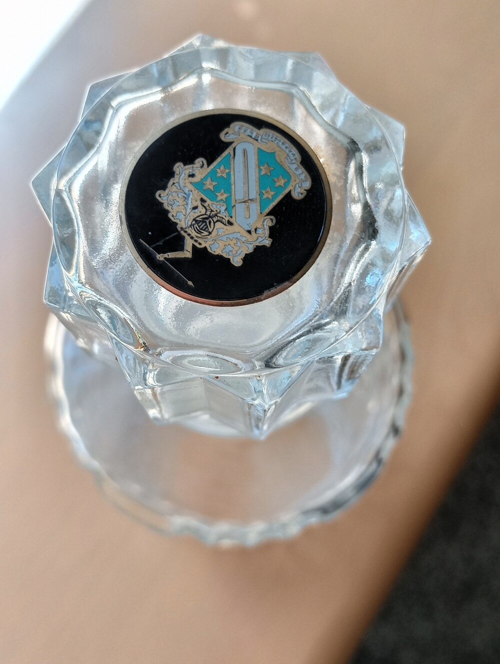 Vintage Mid-Century Federal Glass Geometric Block Decanter with Crest Stopper - Picture 2 of 8